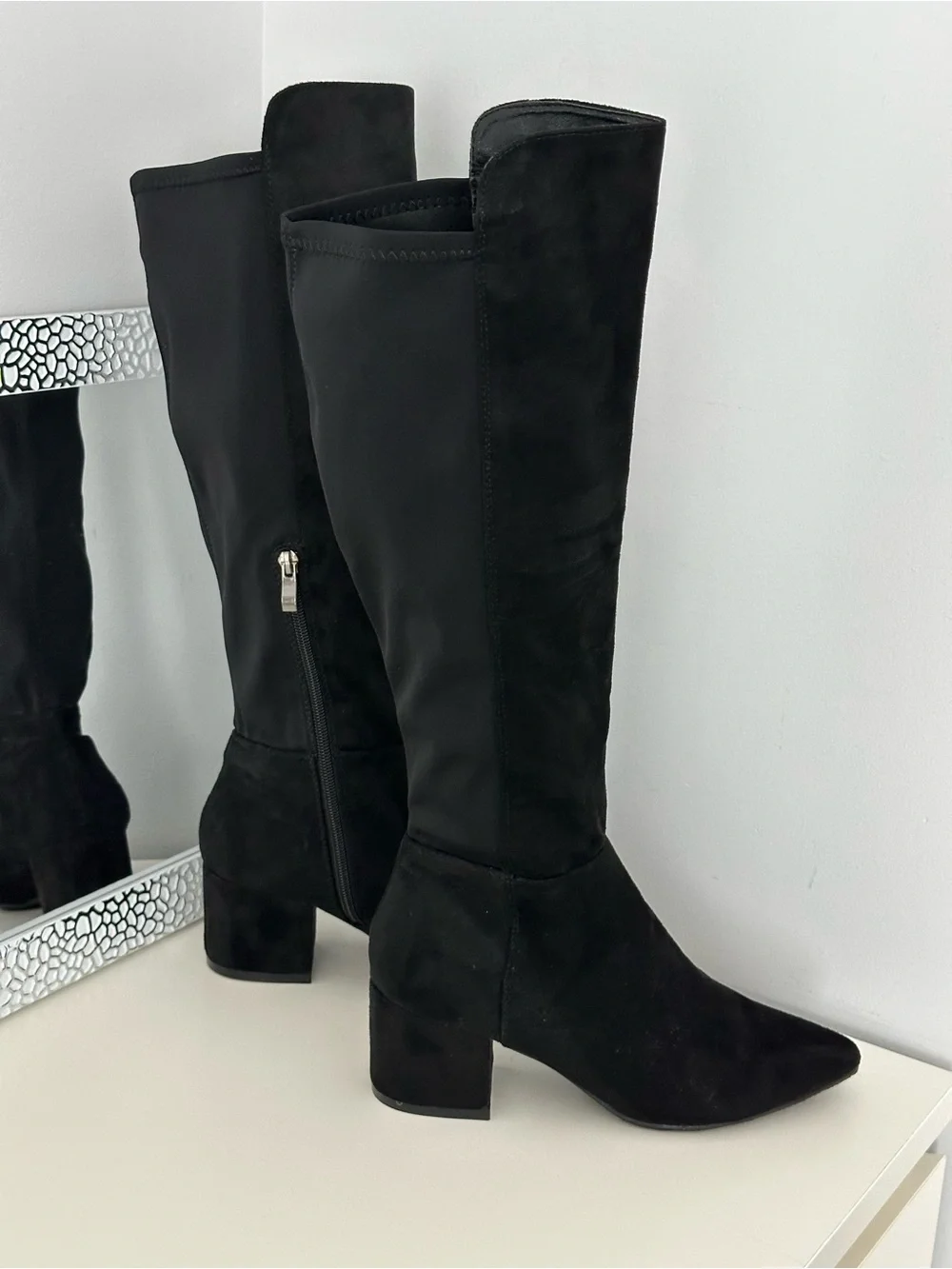 Rouge Helium Black Over-the-Knee Suede Boots Sz 6.5 like new
